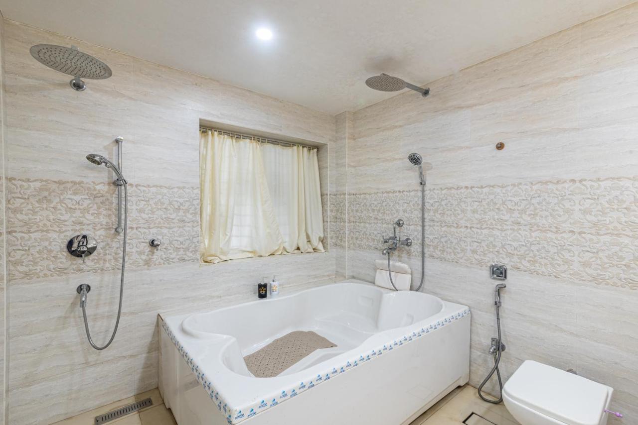 Saffronstays Vyom Farms 카르자트 외부 사진