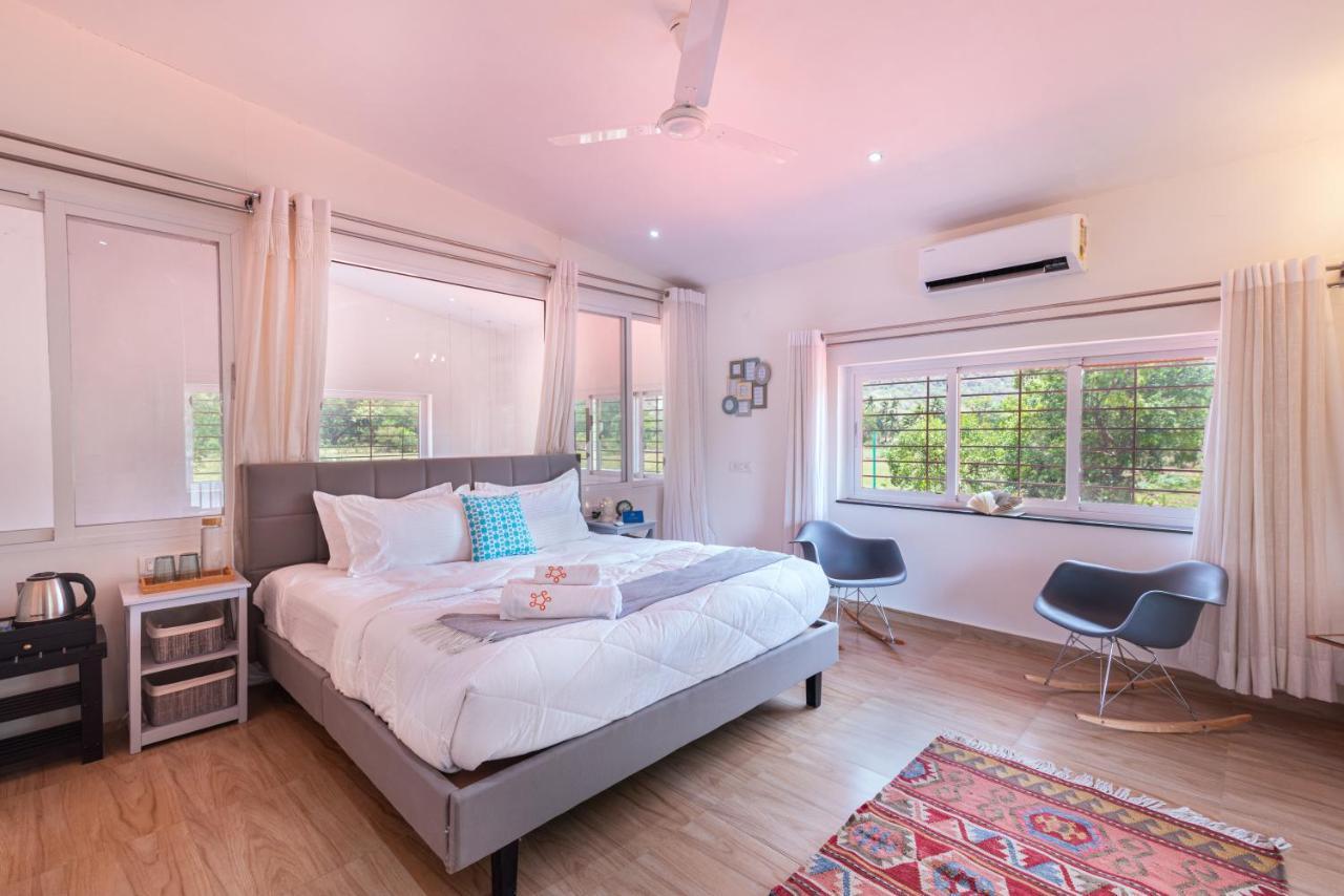 Saffronstays Vyom Farms 카르자트 외부 사진