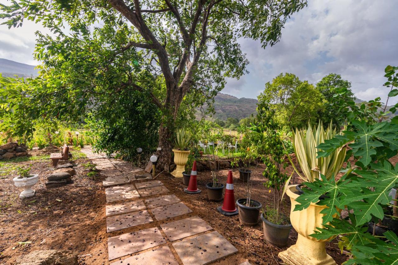 Saffronstays Vyom Farms 카르자트 외부 사진