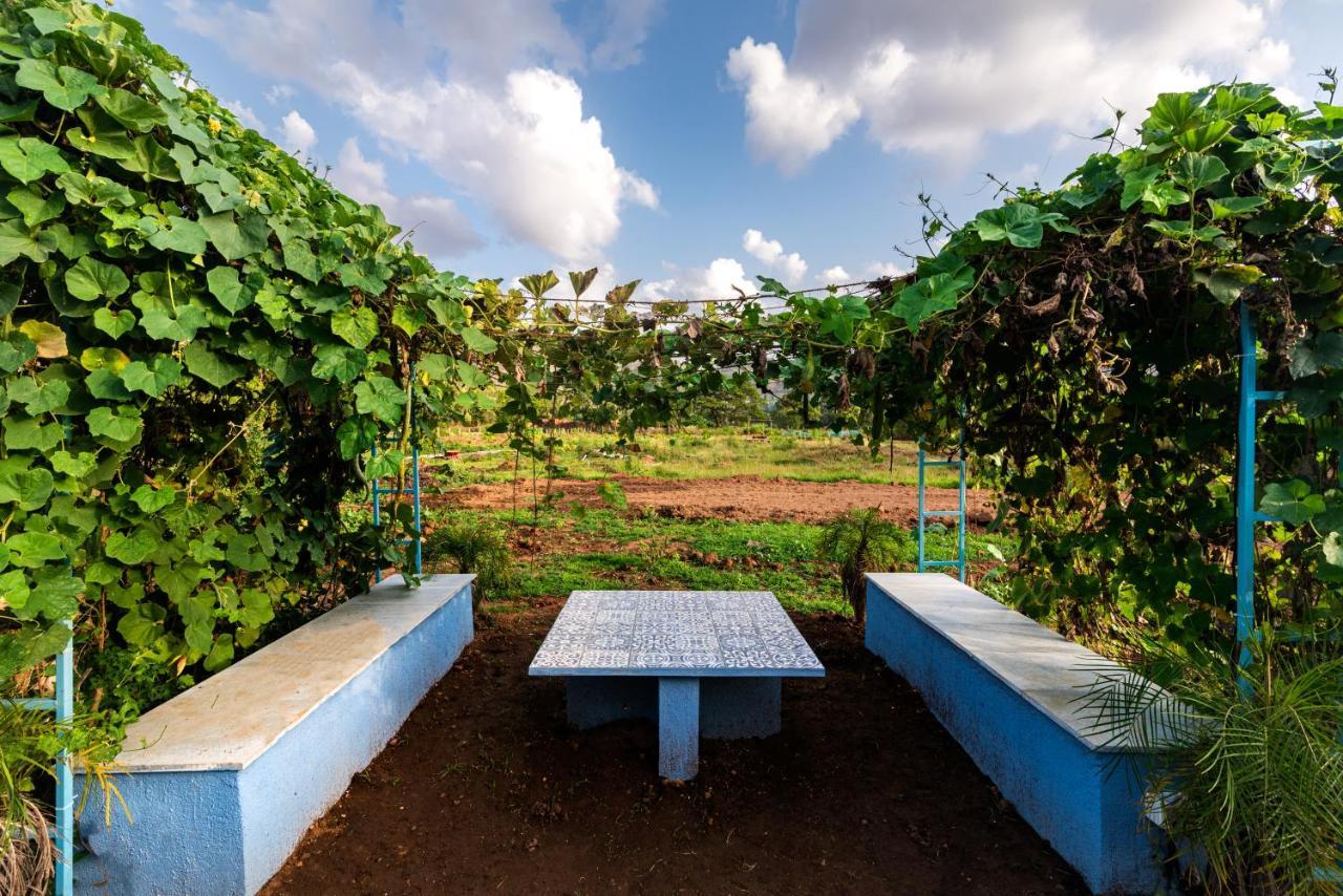 Saffronstays Vyom Farms 카르자트 외부 사진